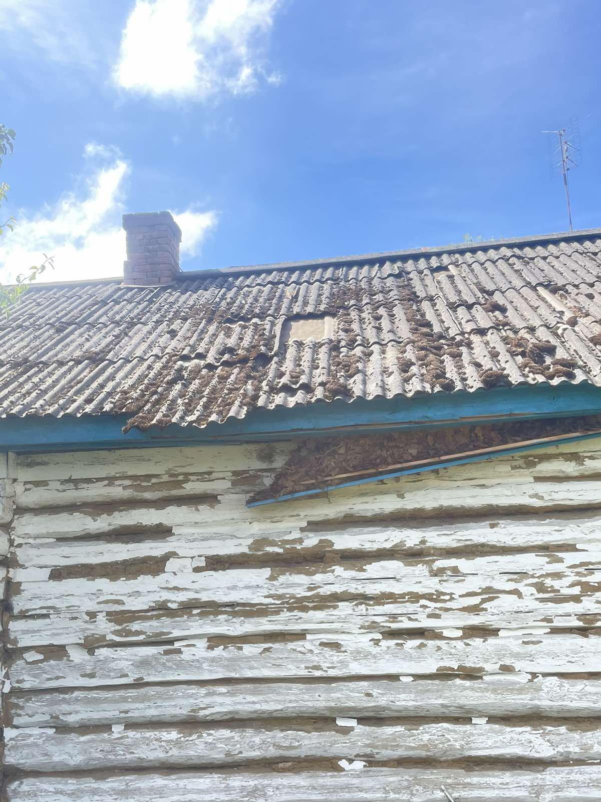 В результаті обстрілу родині з Зарічча пошкодили будинок