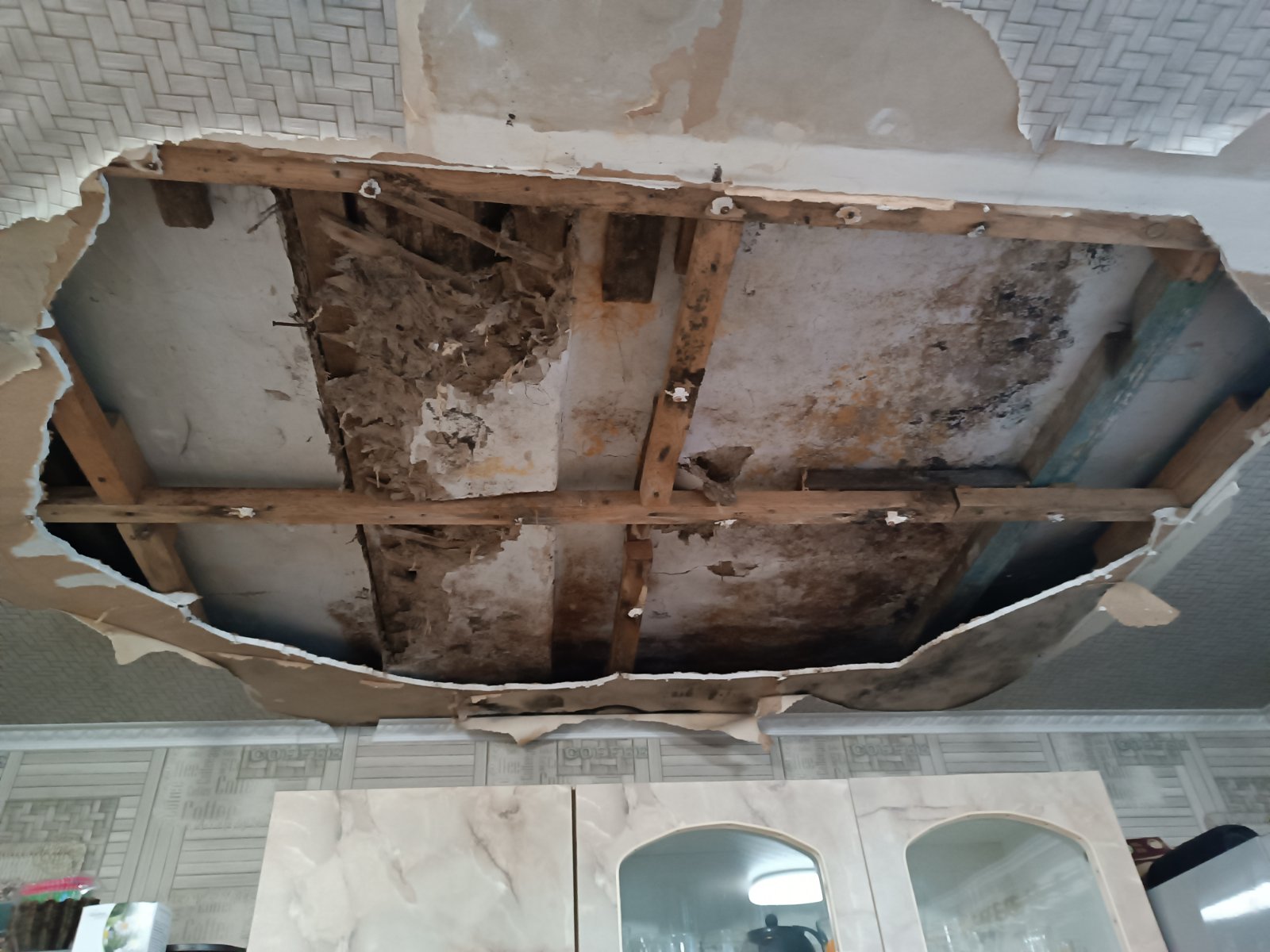 Домоволодіння родини в селищі Слатине пошкодило вибухом