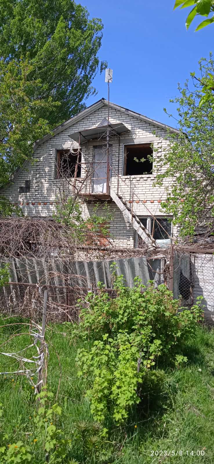 Пенсіонерка зі Зноб-Новгородського зимує в оселі з заклеєними плівкою вікнами